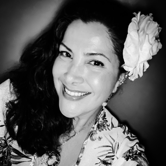 Meet your Posher, Alex - Picture 4 of 5